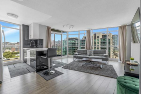 2 BR with city views with Free parking and pool